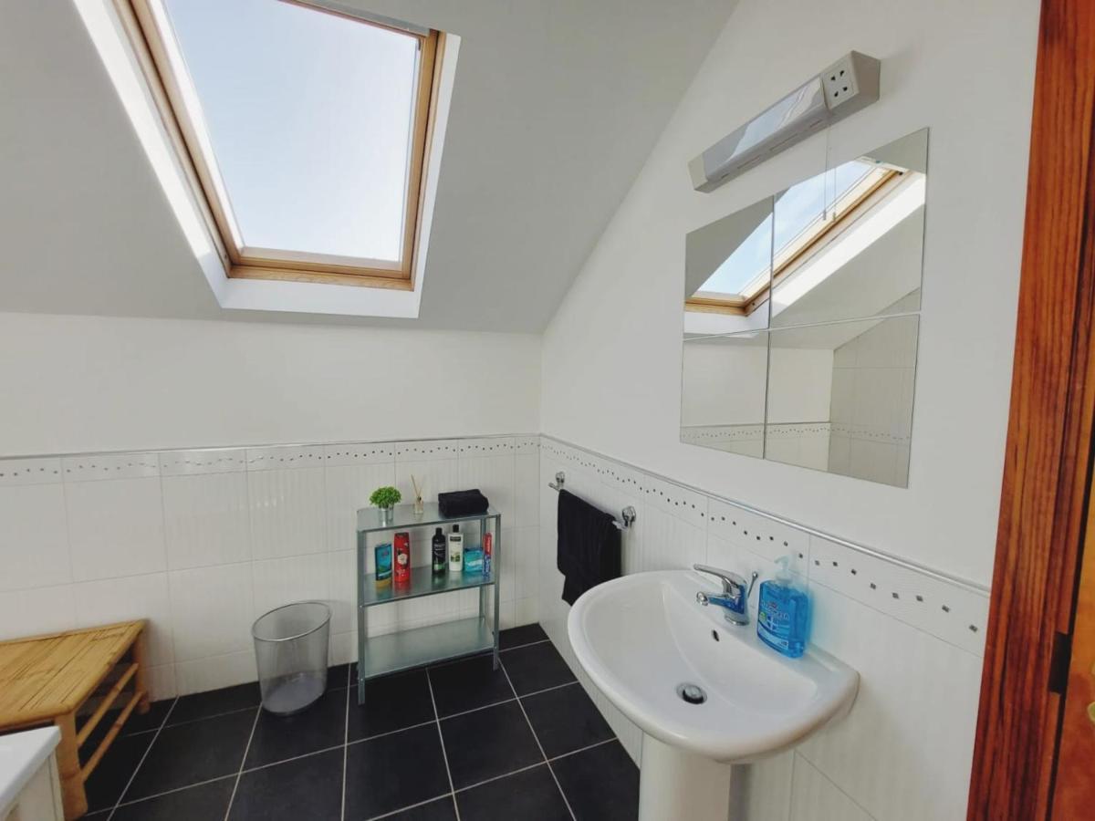 Private Accommodation In House Close To Galway City Esterno foto